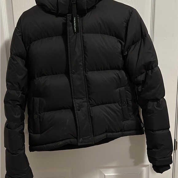 Aritzia The Super Puff Shorty puffer jacket - Picture 3 of 4
